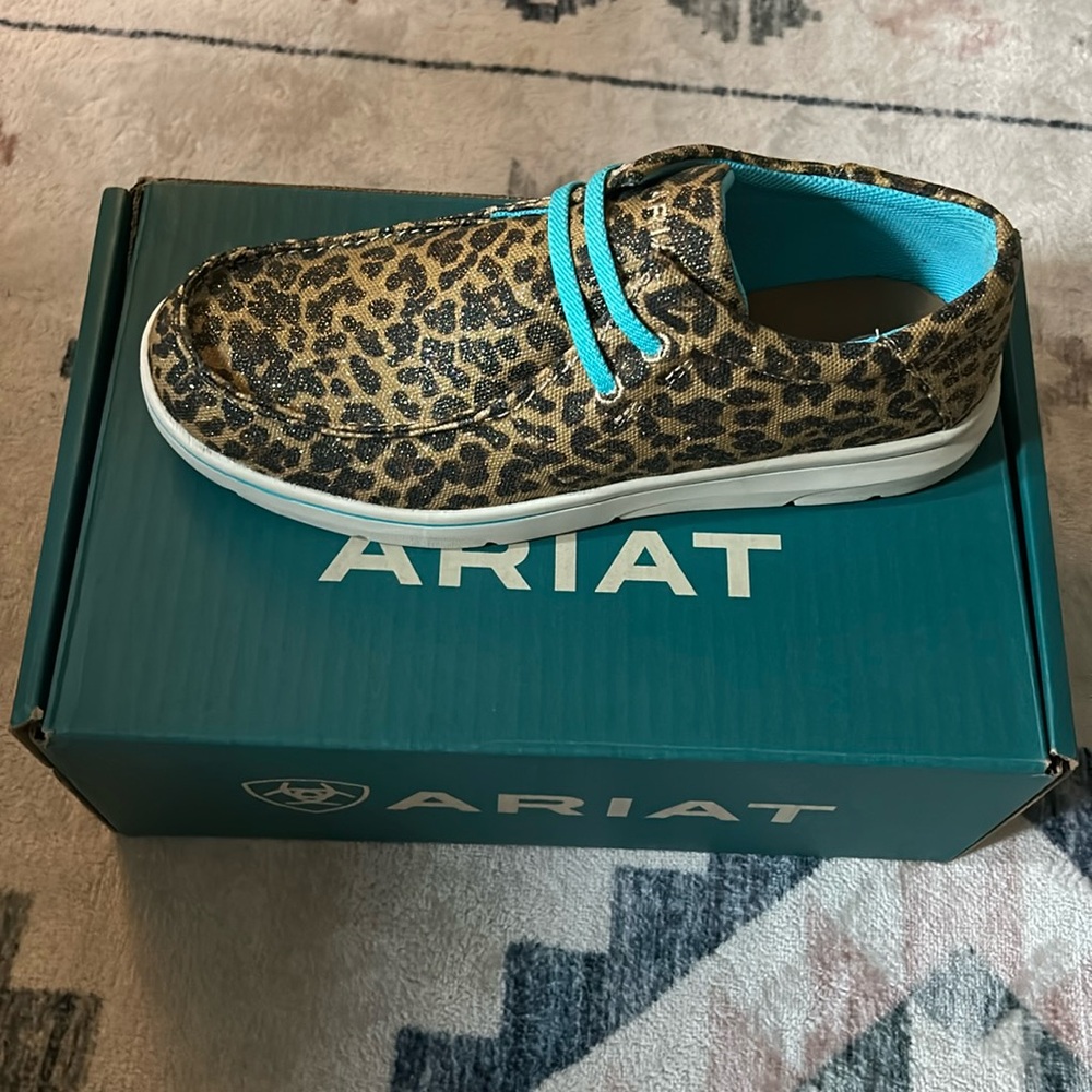 Hilo Ariat shoes never worn